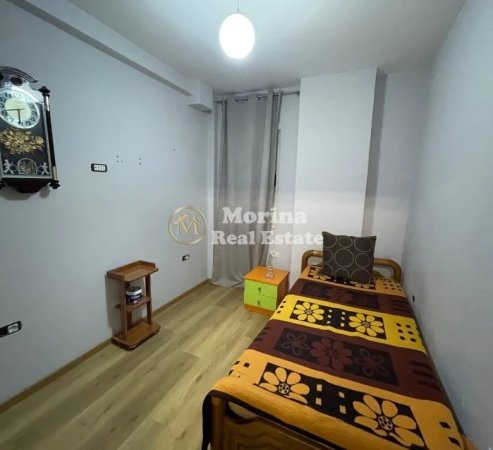 Tirane, jepet me qera apartament 3+1 Kati 3, 92 m² 500 € (Kopshti Botanik)