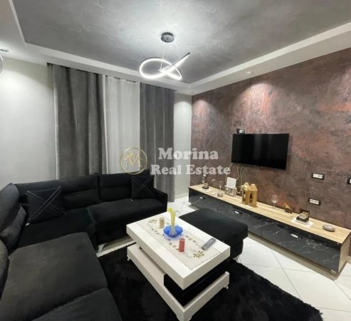 Tirane, jepet me qera apartament 3+1 Kati 3, 92 m² 500 € (Kopshti Botanik)