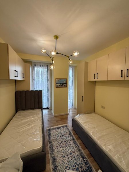 Tirane, jepet me qera apartament 2+1+Aneks+Ballkon , 1.200 € (zogu i zi)