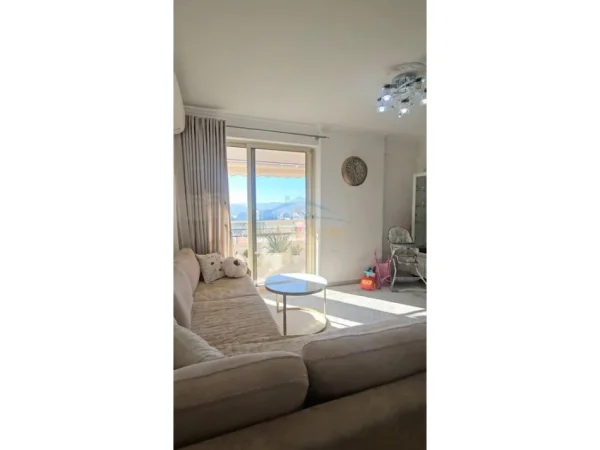 Tirane, shitet apartament 2+1+Ballkon Kati 5, 85 m² 130.000 € 