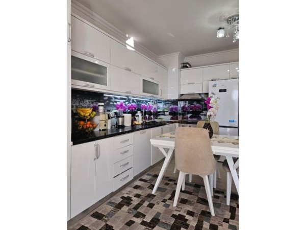 Tirane, shitet apartament 2+1+Ballkon Kati 5, 85 m² 130.000 € 