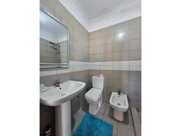 Tirane, shitet apartament 2+1+Ballkon Kati 5, 85 m² 130.000 € 
