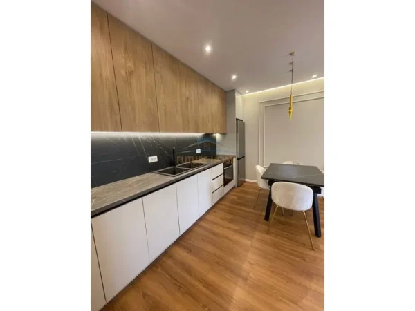 Tirane, shitet apartament 2+1+Ballkon Kati 6, 93 m² 245.000 € 