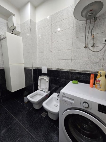 Tirane, jepet me qera apartament 1+1+Ballkon Kati 2, 60 m² 650€ (Rruga Ferit Xhajko/Ish Restorant Durresi)