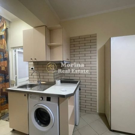 Tirane, jepet me qera garsonier Kati 2, 35 m² 340 € (Rruga 5 Maji)