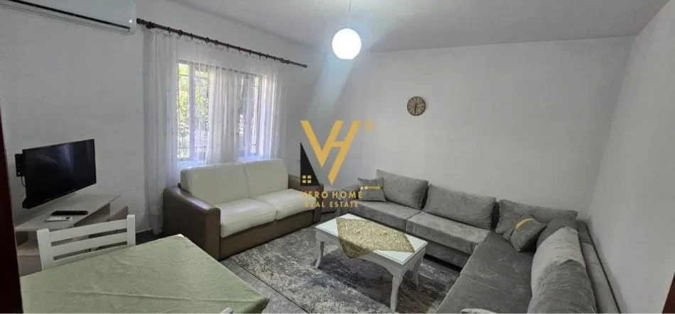 Tirane, jepet me qera apartament 1+1+Ballkon Kati 1, 60 m² 40.000 Leke (ISH PARKU I AUTOBUSAVE)