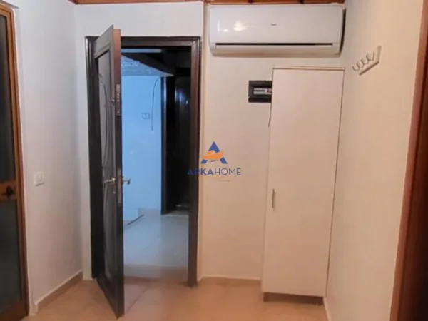 Tirane, jepet me qera apartament 2+1+Ballkon Kati 3, 80 m² 400 € 