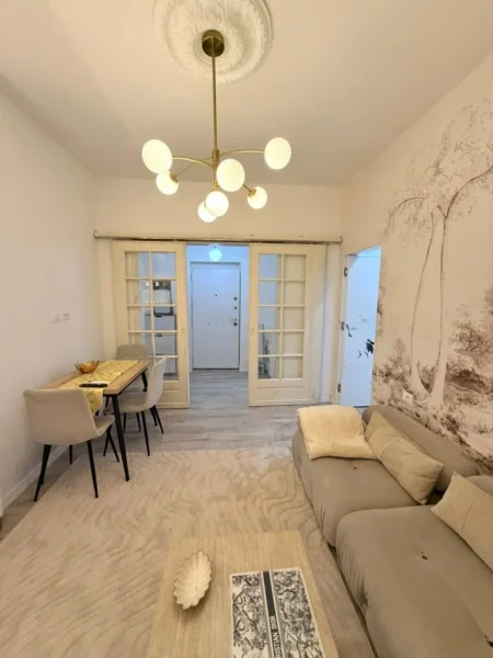 Tirane, shitet apartament 2+1 , 70 m² 240.000 € (Pallatet agimi)