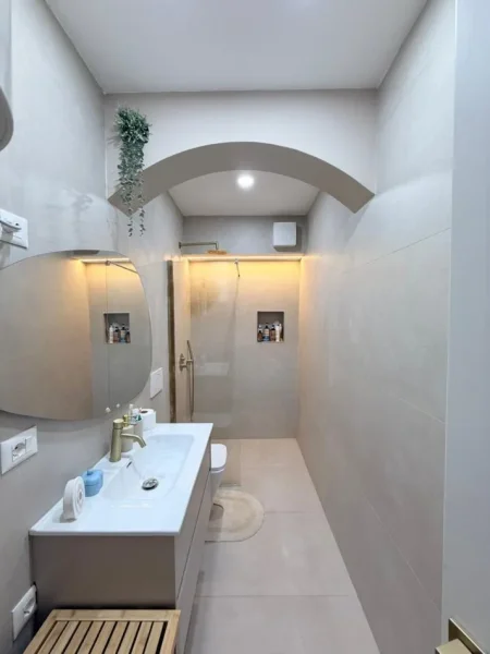 Tirane, shitet apartament 2+1 , 70 m² 240.000 € (Pallatet agimi)