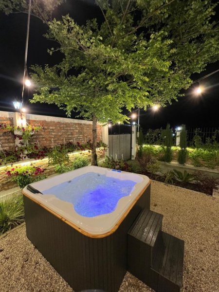 Durres, shitet Vile 2+1 Kati 2, 140 m² 165.000 € (Shkallnur)