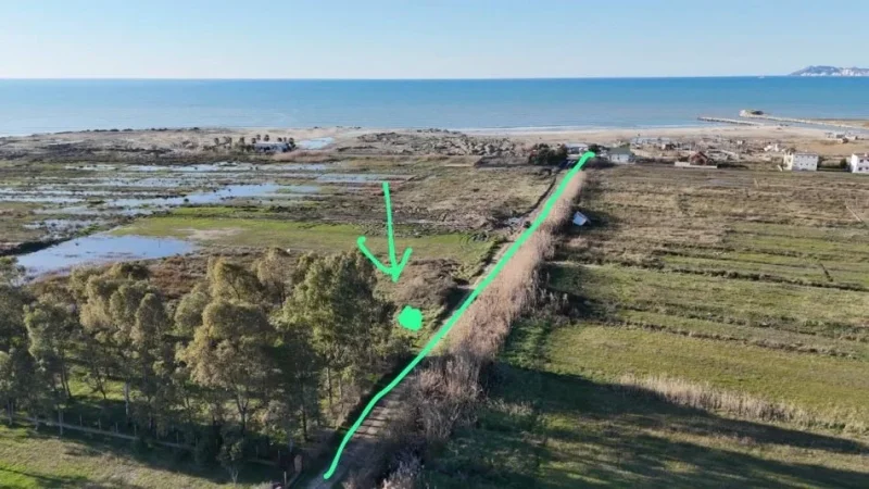 Durres, shitet truall ne bregdet , 1.000 m² 