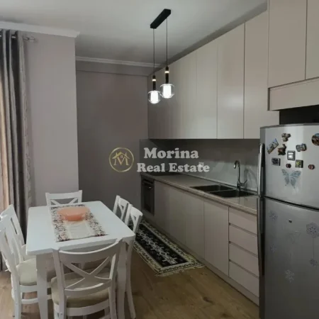Tirane, jepet me qera apartament 1+1+Ballkon Kati 4, 60 m² 550 € (Rruga Siri Kodra)