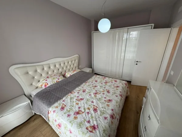 Tirane, jepet me qera apartament 1+1 Kati 3, 550 € 