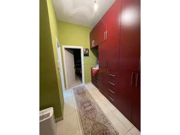Tirane, shitet apartament 1+1 Kati 1, 72 m² 112.000 € (UNAZA E RE)