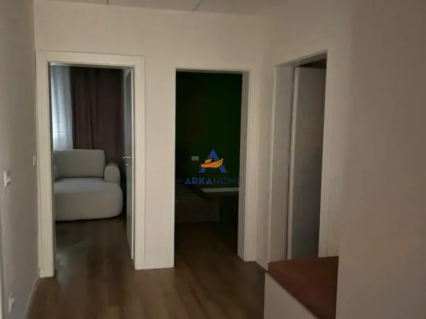 Tirane, jepet me qera apartament 1+1+Ballkon Kati 3, 80 m² 850 € 