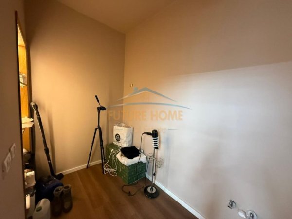 Tirane, shitet biznes Kati 0, 115 m² (Komuna e parisit )