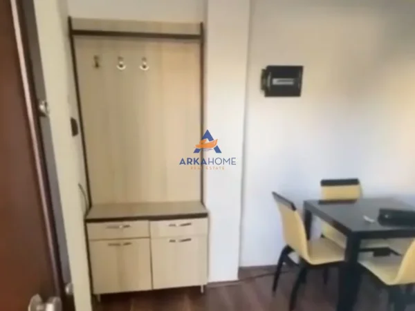 Tirane, jepet me qera apartament 1+1+Ballkon Kati 2, 56 m² 415 € 
