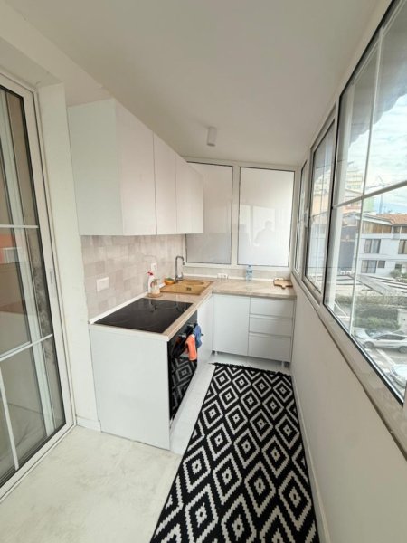 Tirane, shitet apartament 2+1+Ballkon Kati 3, 70 m² 240.000 € (Pallatet Agimi) Bllok
