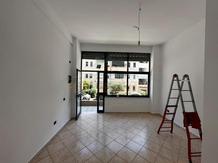 Durres, jepet me qera ambjent biznesi Kati 0, 21 m² 250 € (Stadiumi,Durres)