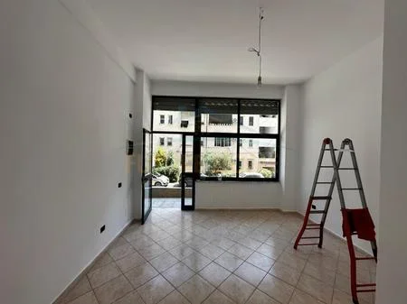 Durres, jepet me qera ambjent biznesi Kati 0, 21 m² 250 € (Stadiumi,Durres)