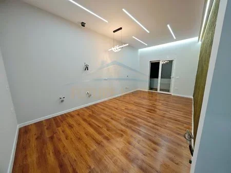 Durres, shitet apartament 2+1+Ballkon Kati 4, 73 m² 160.000 € (Bulevardi kryesor,Durres)
