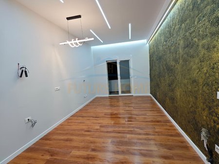 Durres, shitet apartament 2+1+Ballkon Kati 4, 73 m² 160.000 € (Bulevardi kryesor,Durres)