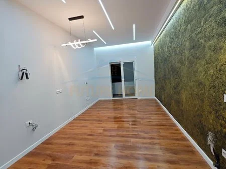 Durres, shitet apartament 2+1+Ballkon Kati 4, 73 m² 160.000 € (Bulevardi kryesor,Durres)