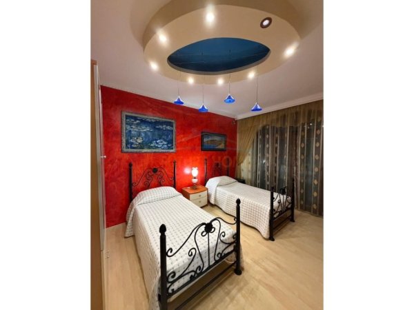 Tirane, shitet Vile 3 Katshe , 437 m² 880.000 € (Ali Demi)