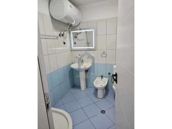 Tirane, shitet apartament 1+1+Ballkon Kati 4, 55 m² 95.000 € (Apartament 1+1 për shitje në “Yzberisht")