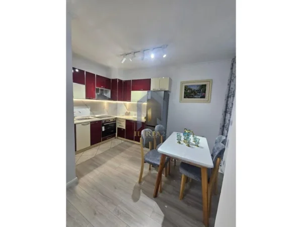 Tirane, shitet apartament 1+1+Ballkon Kati 4, 55 m² 95.000 € (Apartament 1+1 për shitje në “Yzberisht")