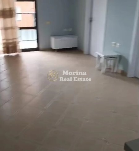 Tirane, jepet me qera apartament 2+1 Kati 2, 75 m² 400 € (Rruga 5 Maji)