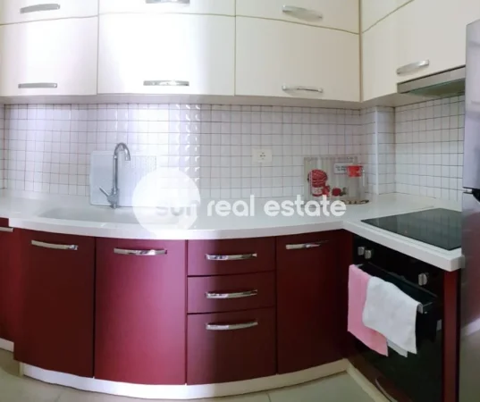 Shkoder, jepet me qera apartament 2+1+Ballkon Kati 4, 108 m² 450 € (QENDER)