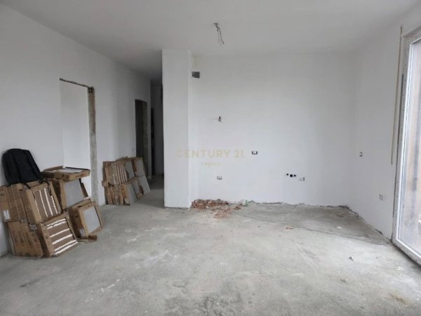 Tirane, shitet apartament 2+1 , 100 m² 165.000 € 