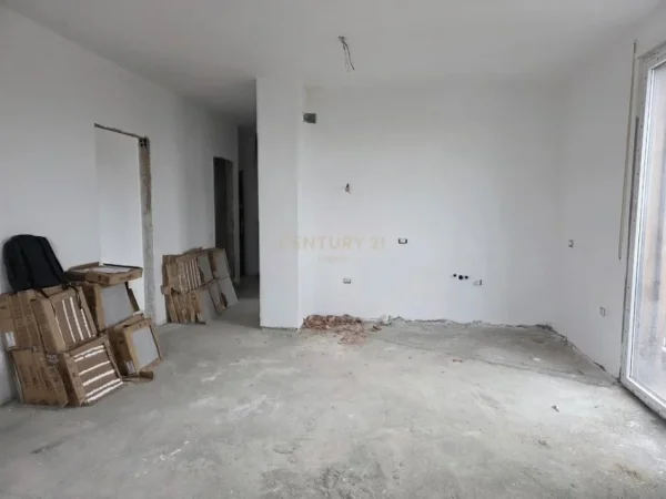 Tirane, shitet apartament 2+1 , 100 m² 165.000 € 