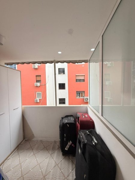 Tirane, shitet apartament 2+1 Kati 3, 240.000 € 