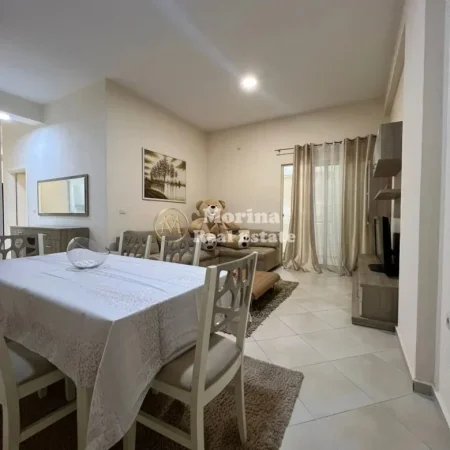 Tirane, jepet me qera apartament 1+1 Kati 1, 65 m² 400 € (Fresku)