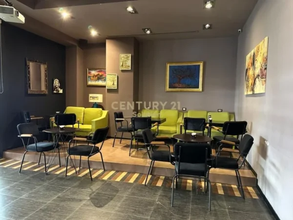 Tirane, jepet me qera ambjent biznesi , 174 m² 2.000 € 