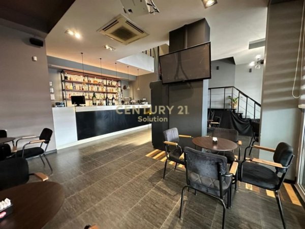 Tirane, jepet me qera ambjent biznesi , 174 m² 2.000 € 