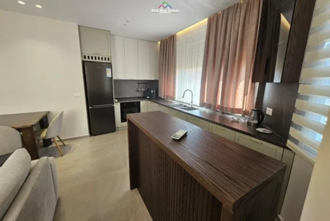 Tirane, jepet me qera 2+1+Ballkon Kati 3, 110 m² 1.300 € (Rruga e Kavajes)
