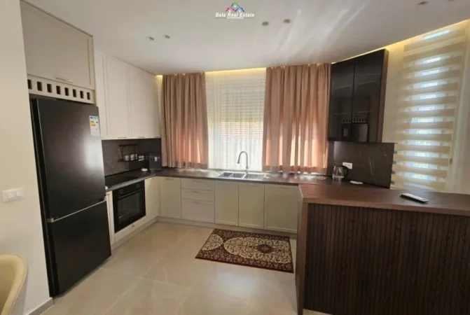 Tirane, jepet me qera 2+1+Ballkon Kati 3, 110 m² 1.300 € (Rruga e Kavajes)