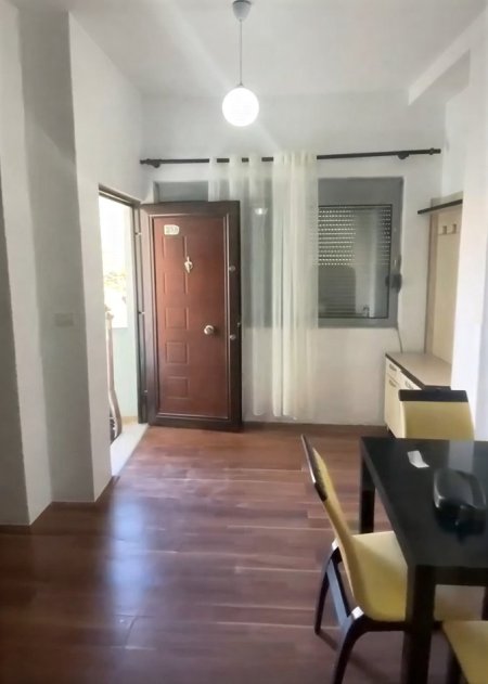 Tirane, jepet me qera apartament 1+1+Ballkon Kati 2, 56 m² 400 € (Liqeni i Thate)
