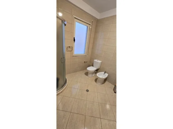 Tirane, jepet me qera apartament 1+1 Kati 6, 83 m² 500 € 