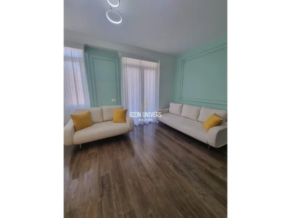 Tirane, shitet apartament 1+1+Ballkon Kati 8, 60 m² 200.000 € (rruga e kavajes)