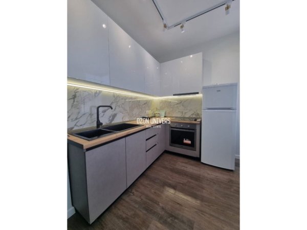 Tirane, shitet apartament 1+1+Ballkon Kati 8, 60 m² 200.000 € (rruga e kavajes)