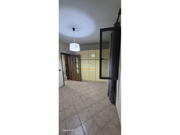 Tirane, jepet me qera apartament 1+1 Kati 1, 42 m² 600 € 