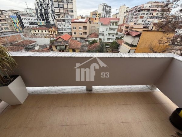 Tirane, jepet me qera ambjent biznesi Kati 4, 92 m² 950 € (RRUGA E “BARRIKADAVE”, PRANË GJIMNAZIT “SAMI FRASHËRI”)