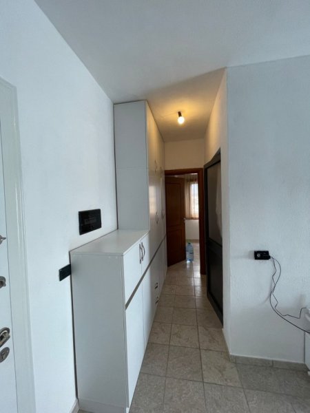 Tirane, jepet me qera apartament 1+1+Ballkon Kati 9, 75 m² 400 € (Astir)