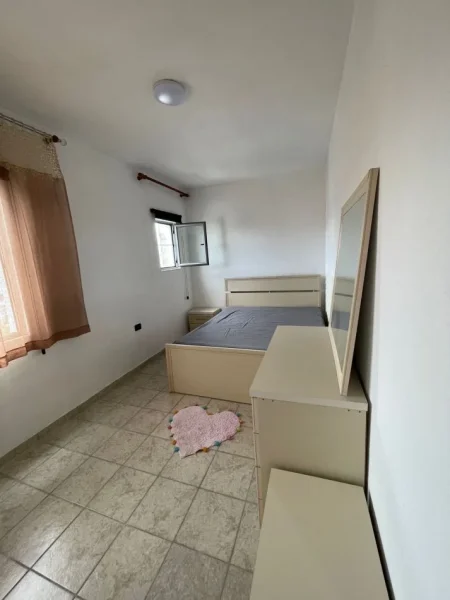 Tirane, jepet me qera apartament 1+1+Ballkon Kati 9, 75 m² 400 € (Astir)