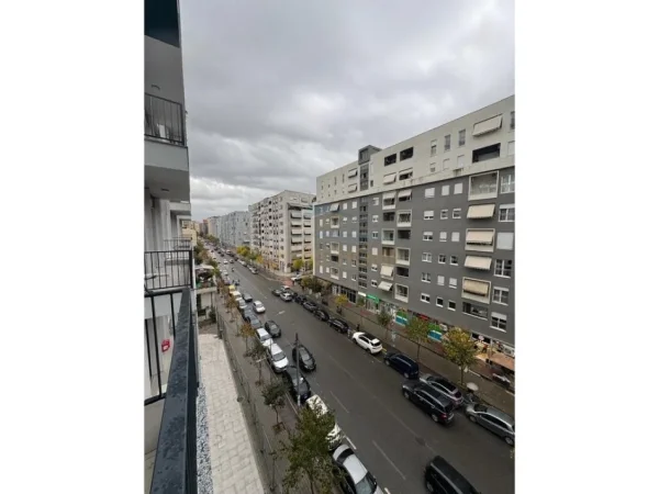 Tirane, jepet me qera apartament 2+1 Kati 7, 94 m² 1.400 € (Komuna e Parisit)