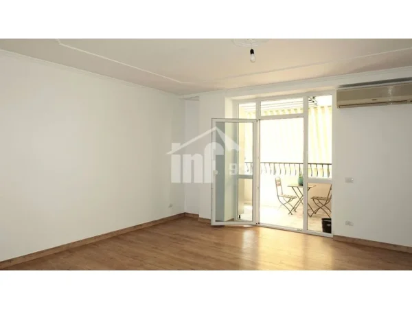 Tirane, jepet me qera apartament 2+1+Ballkon Kati 9, 106 m² 1.200 € (NË QENDER TË ZONES SË BLLOKUT)